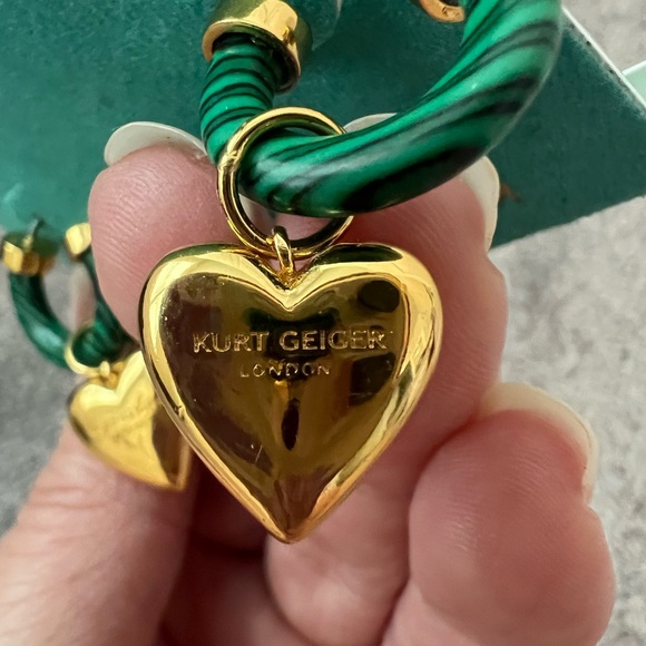 Kurt Geiger Green Hoop Heart Raven Earrings NWT - Picture 6 of 8